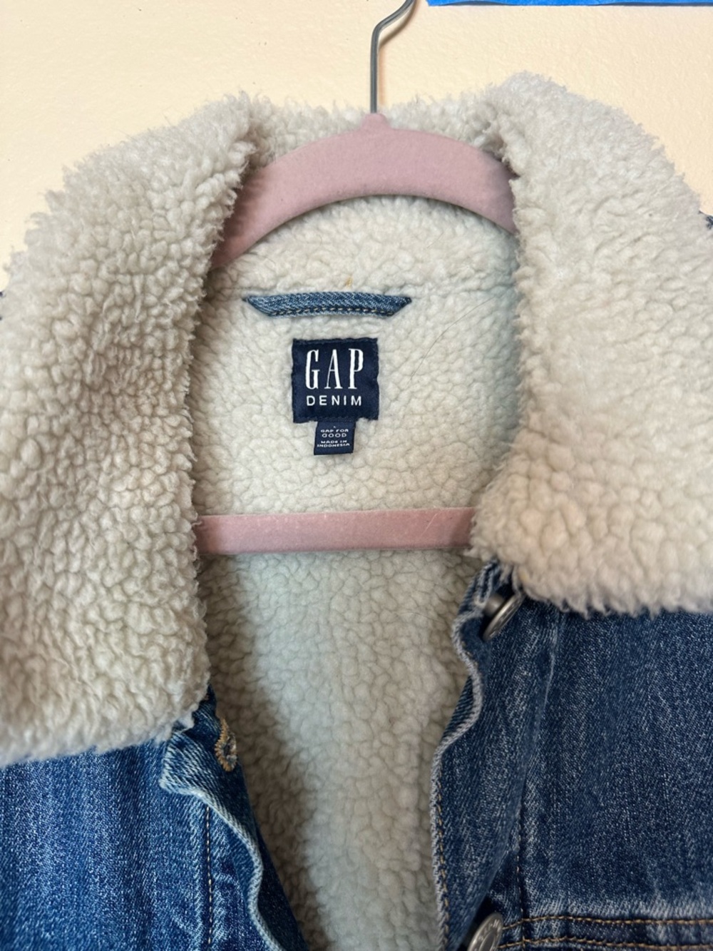 GAP Denim Jacket with Cream Sherpa Collar - Picture 2 of 5